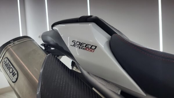 TRIUMPH SPEED TRIPLE RS - Imagen 8