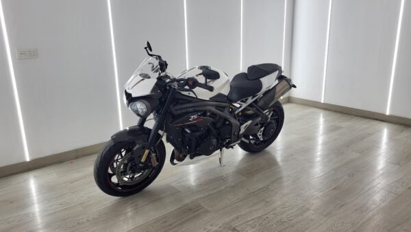 TRIUMPH SPEED TRIPLE RS - Imagen 11