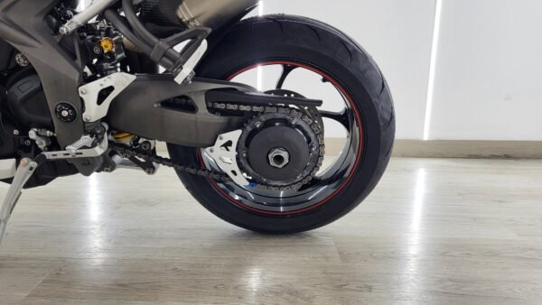 TRIUMPH SPEED TRIPLE RS - Imagen 14