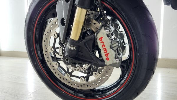 TRIUMPH SPEED TRIPLE RS - Imagen 18