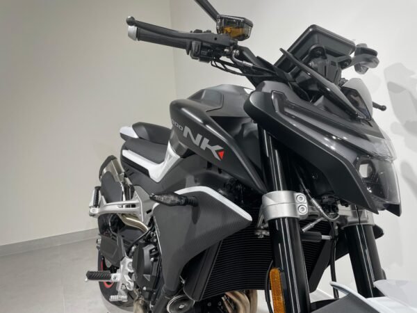 CFMOTO 800NK Advanced - Imagen 6