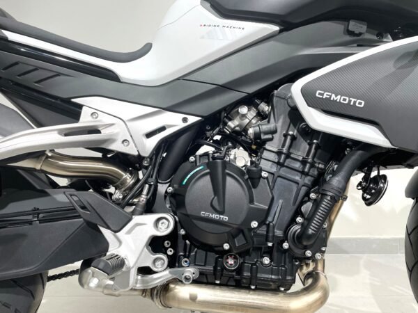 CFMOTO 800NK Advanced - Imagen 4