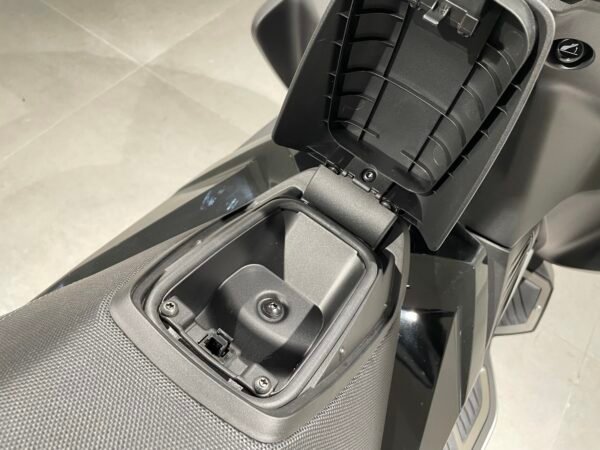 PEUGEOT XP 400 GT - Imagen 21